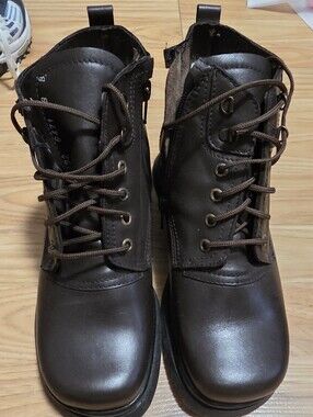 Boots Sz 7